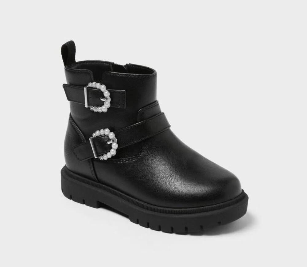 NWT sz 5 Toddler Girls' Evie Lug Sole
Ankle Boots - Cat & Jack Black
